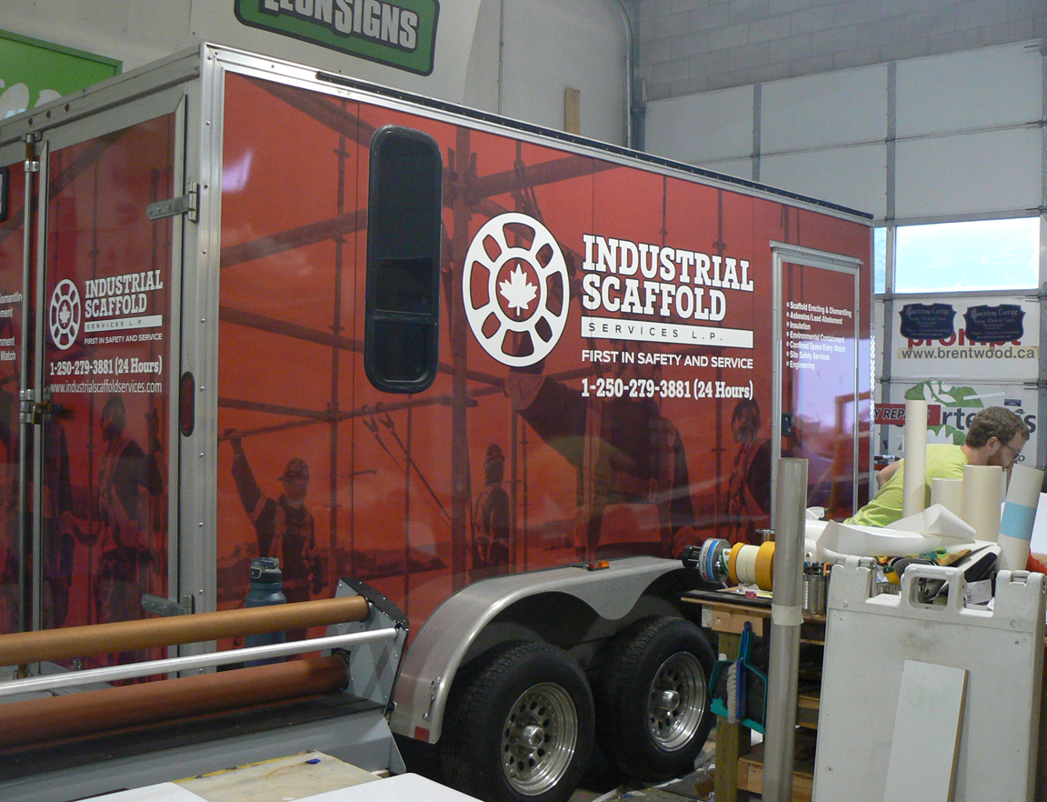 /img/issl-trailer-inside-adj.jpg